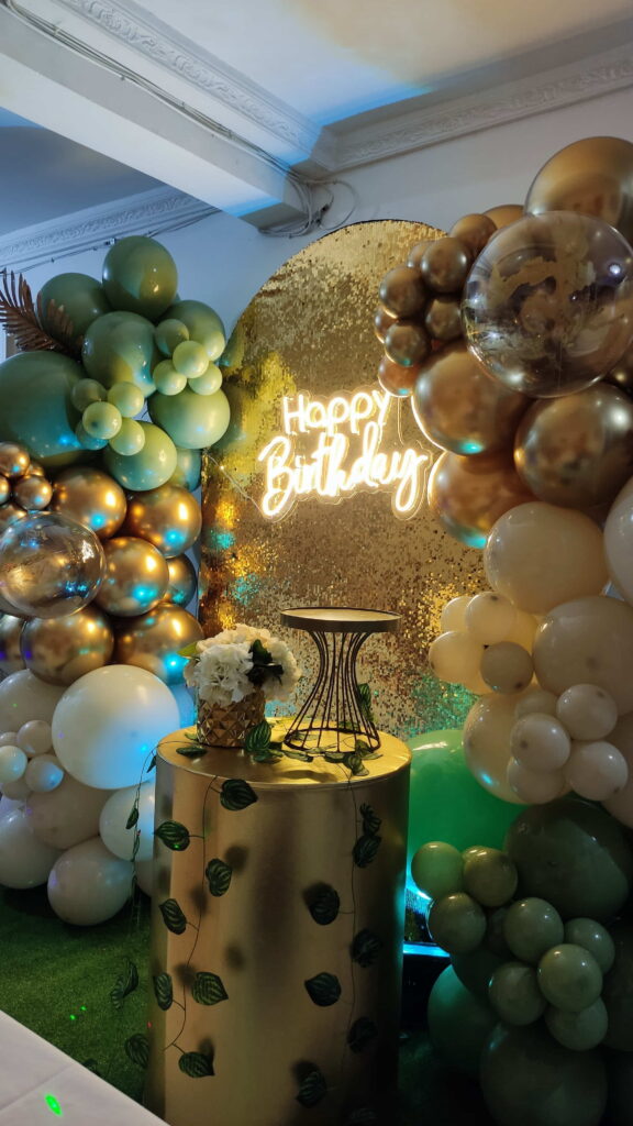 La Magia Comienza con Arreglos para Cumpleaños Personalizados
